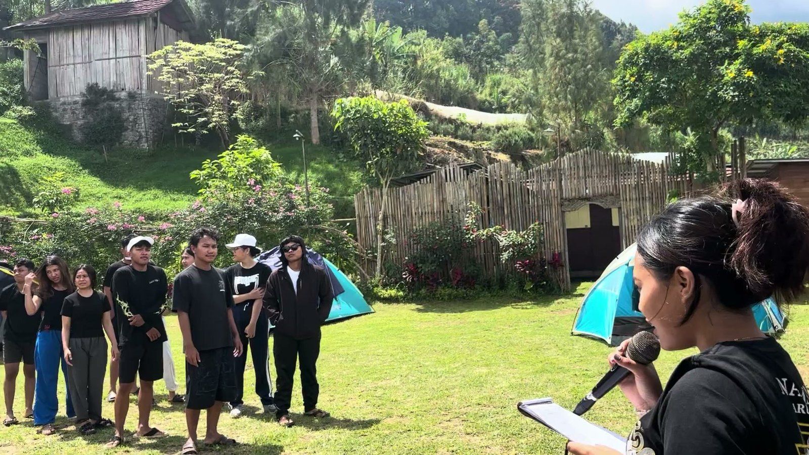 Suasana Makrab FTI di alam terbuka bersama pengurus Senat FTI.